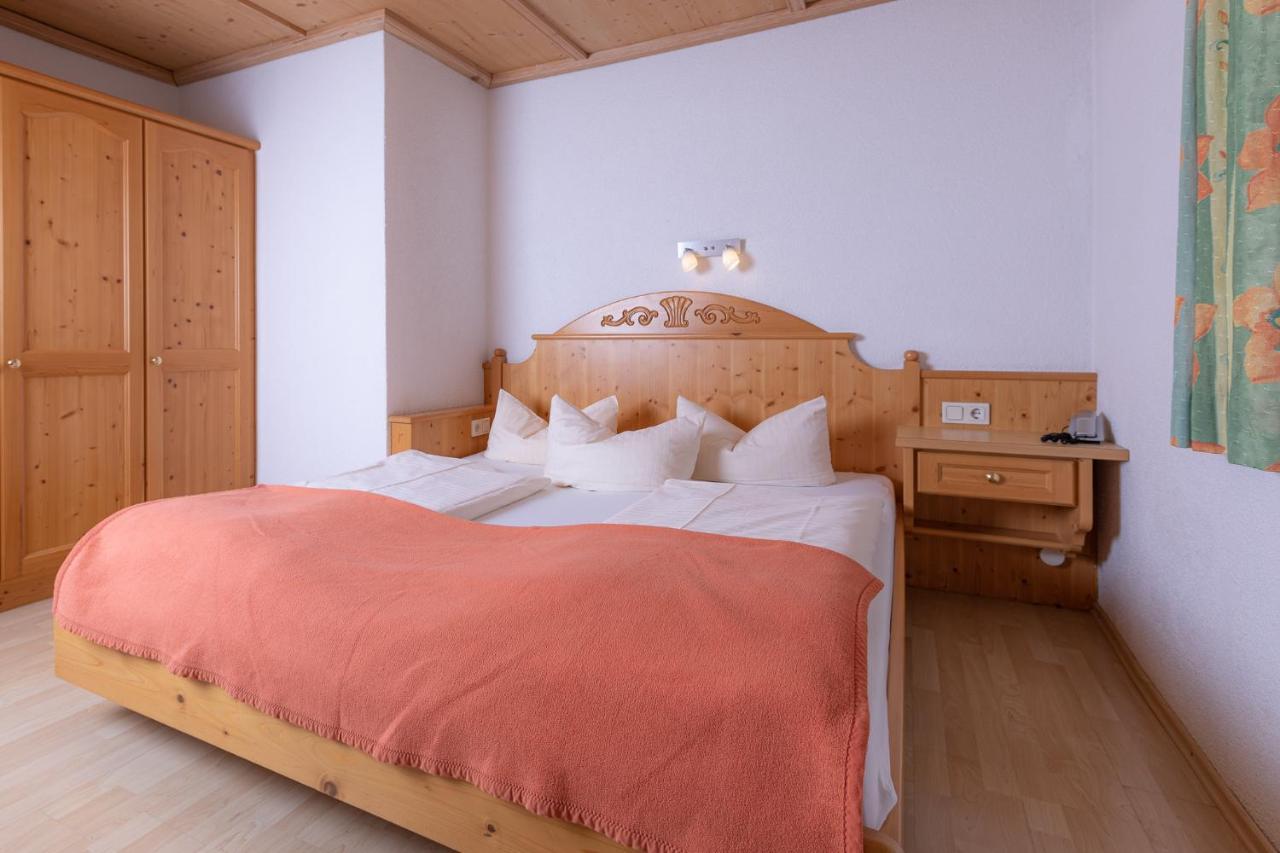 Hotel Eckartauerhof 메이른호픈 외부 사진
