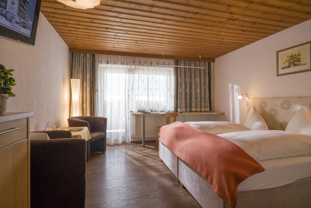 Hotel Eckartauerhof 메이른호픈 외부 사진